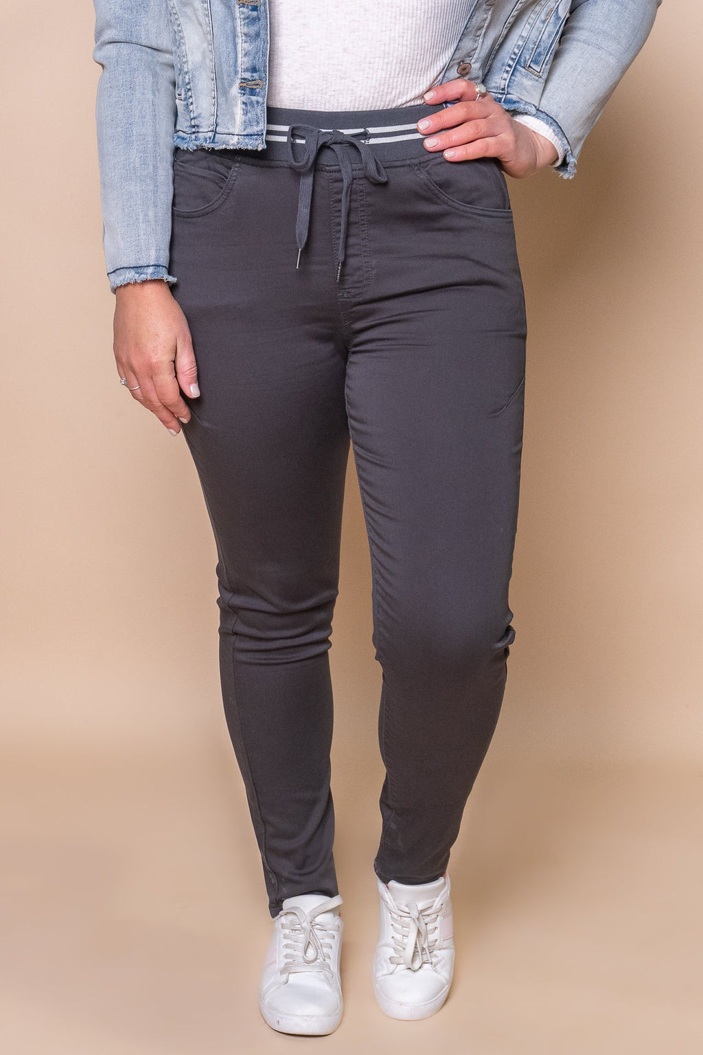 Sylvia Jogger Pants in Charcoal - Foxwood