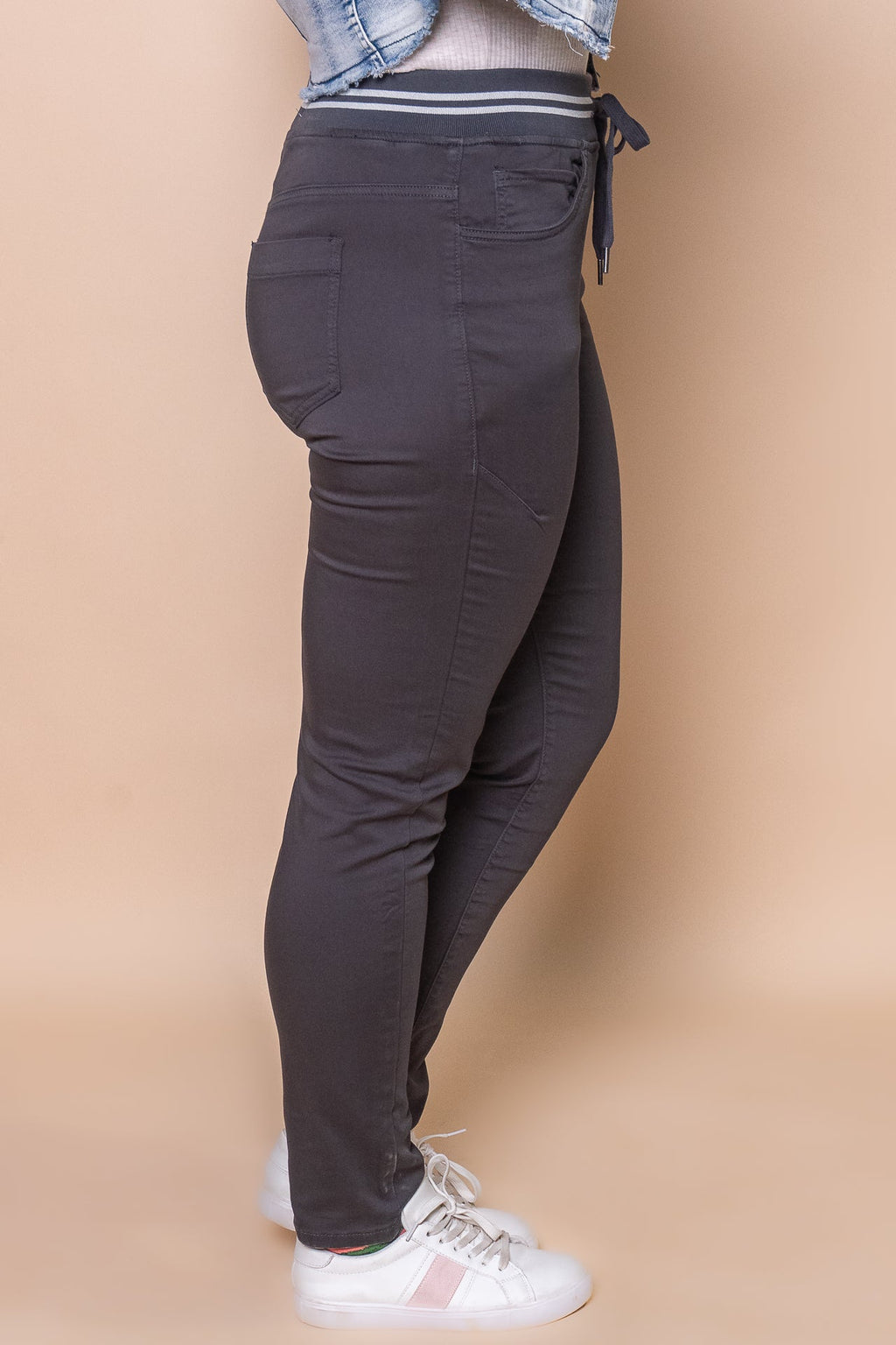 Sylvia Jogger Pants in Charcoal - Foxwood