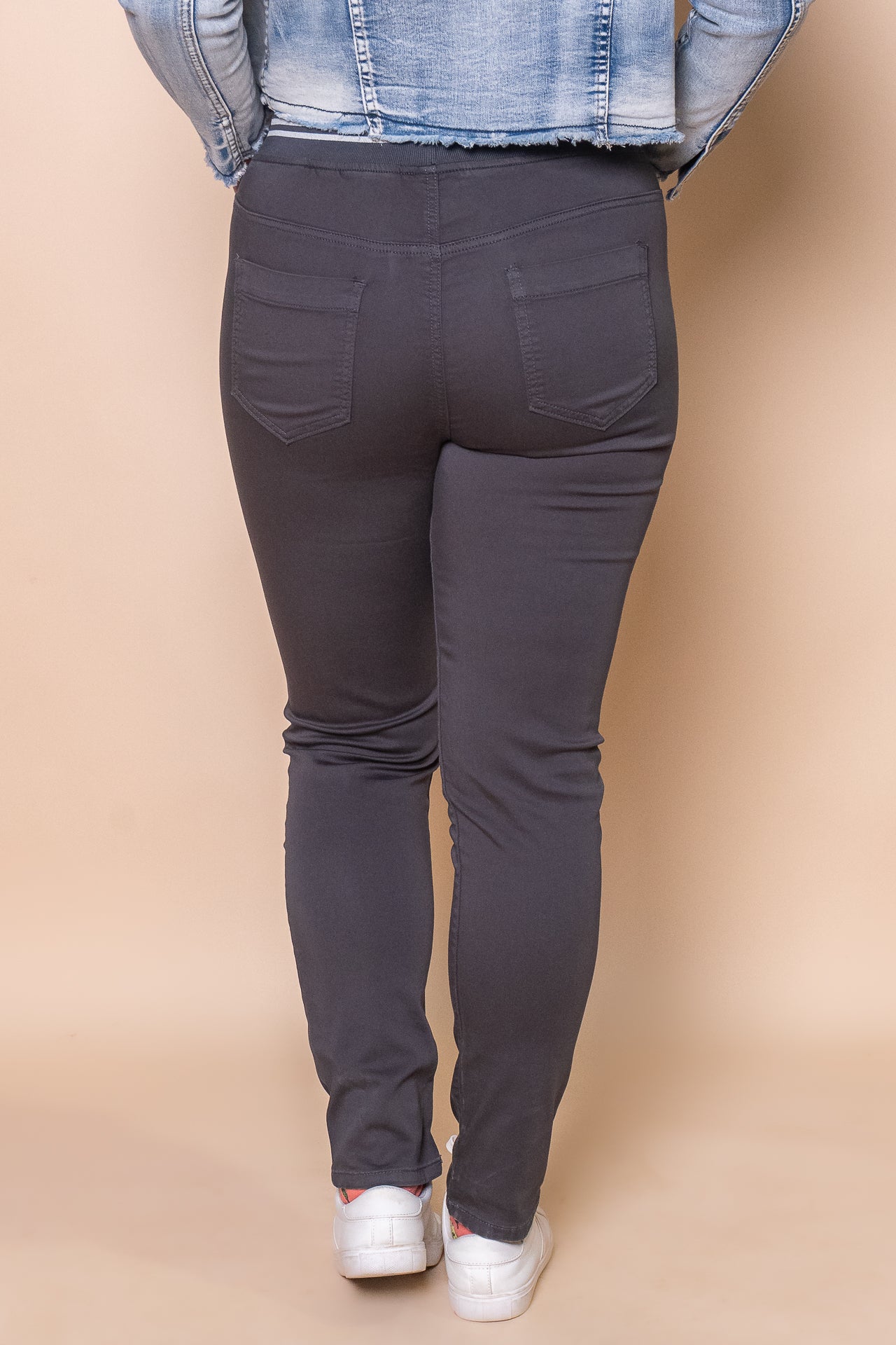 Sylvia Jogger Pants in Charcoal - Foxwood