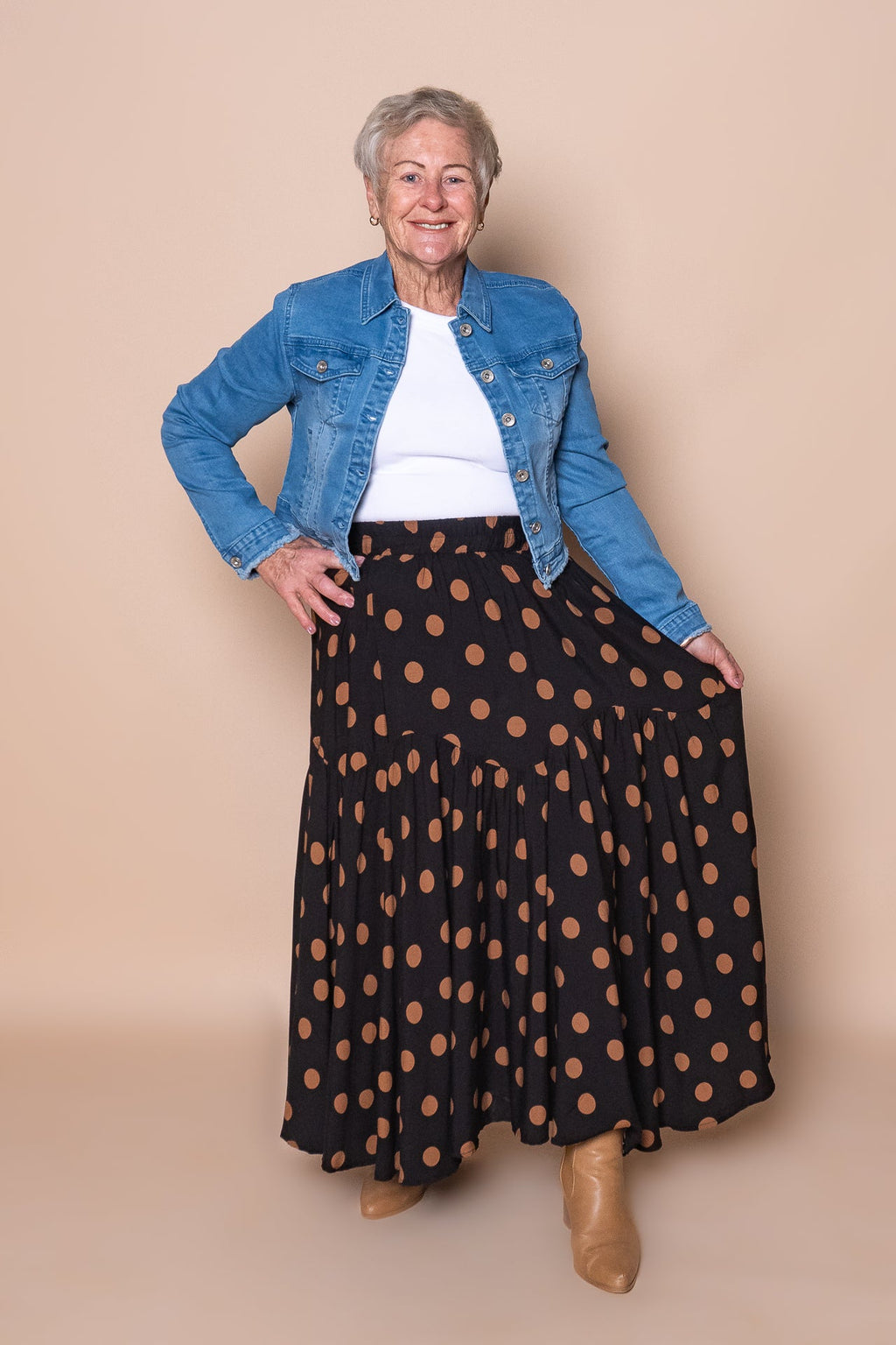 Toris Midi Skirt in Black