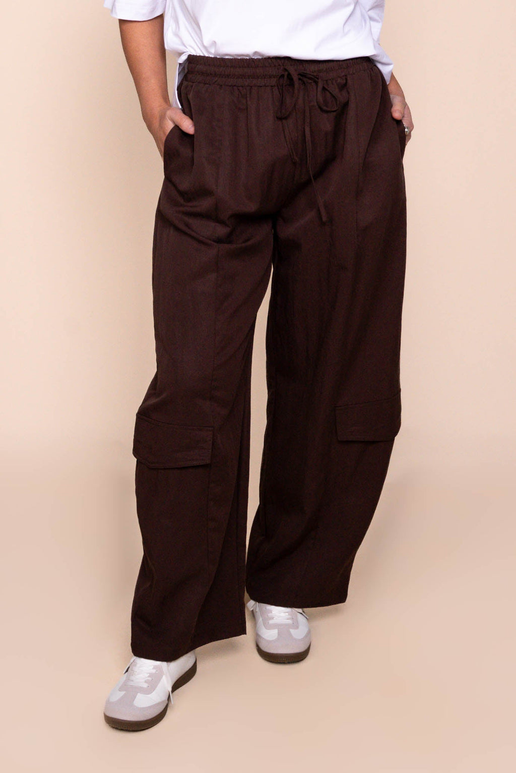 Petrina Barrel Leg Pants in Chocolate