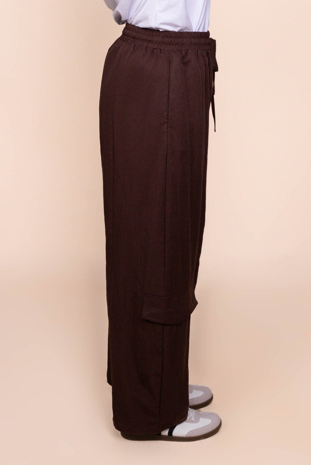 Petrina Barrel Leg Pants in Chocolate