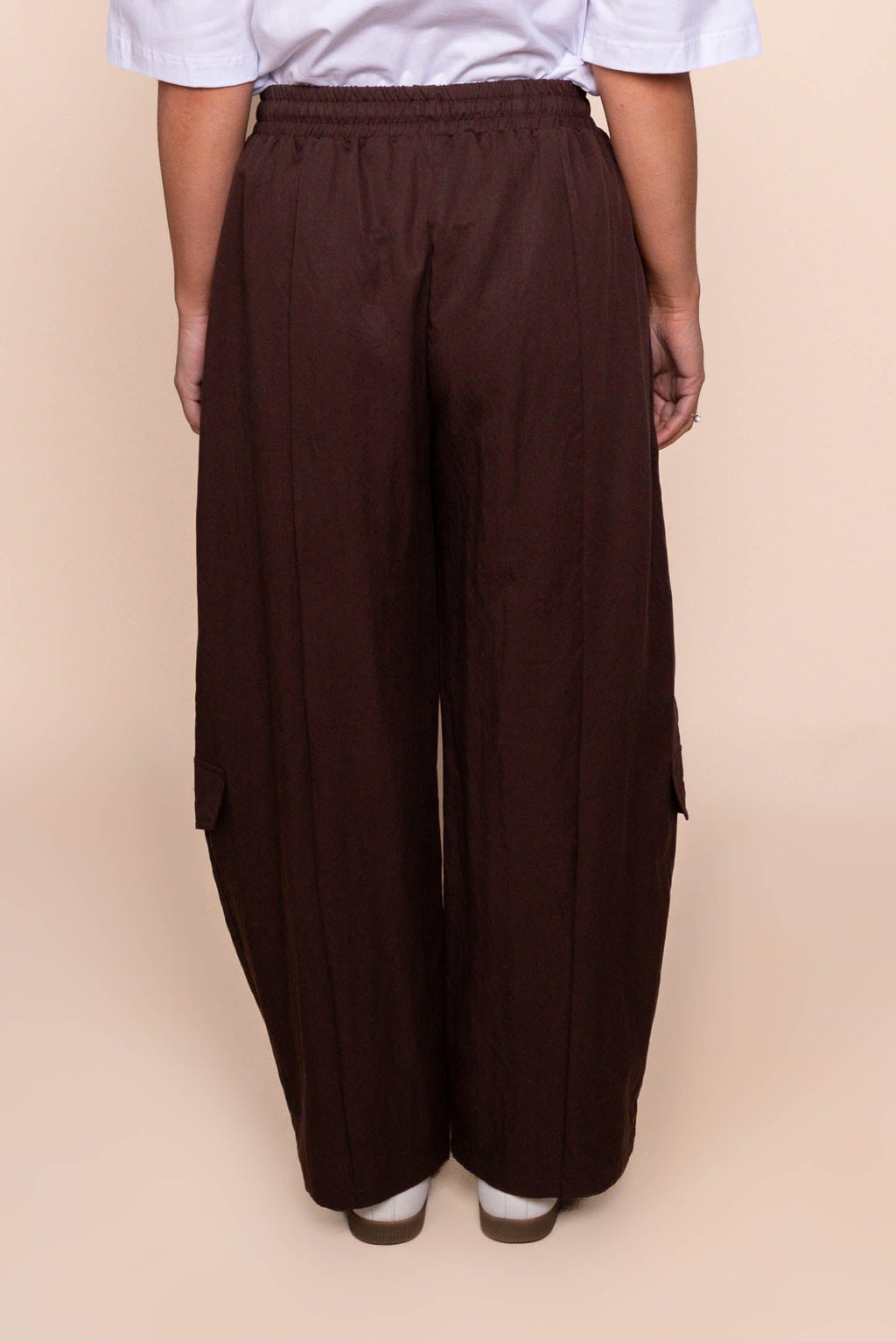 Petrina Barrel Leg Pants in Chocolate