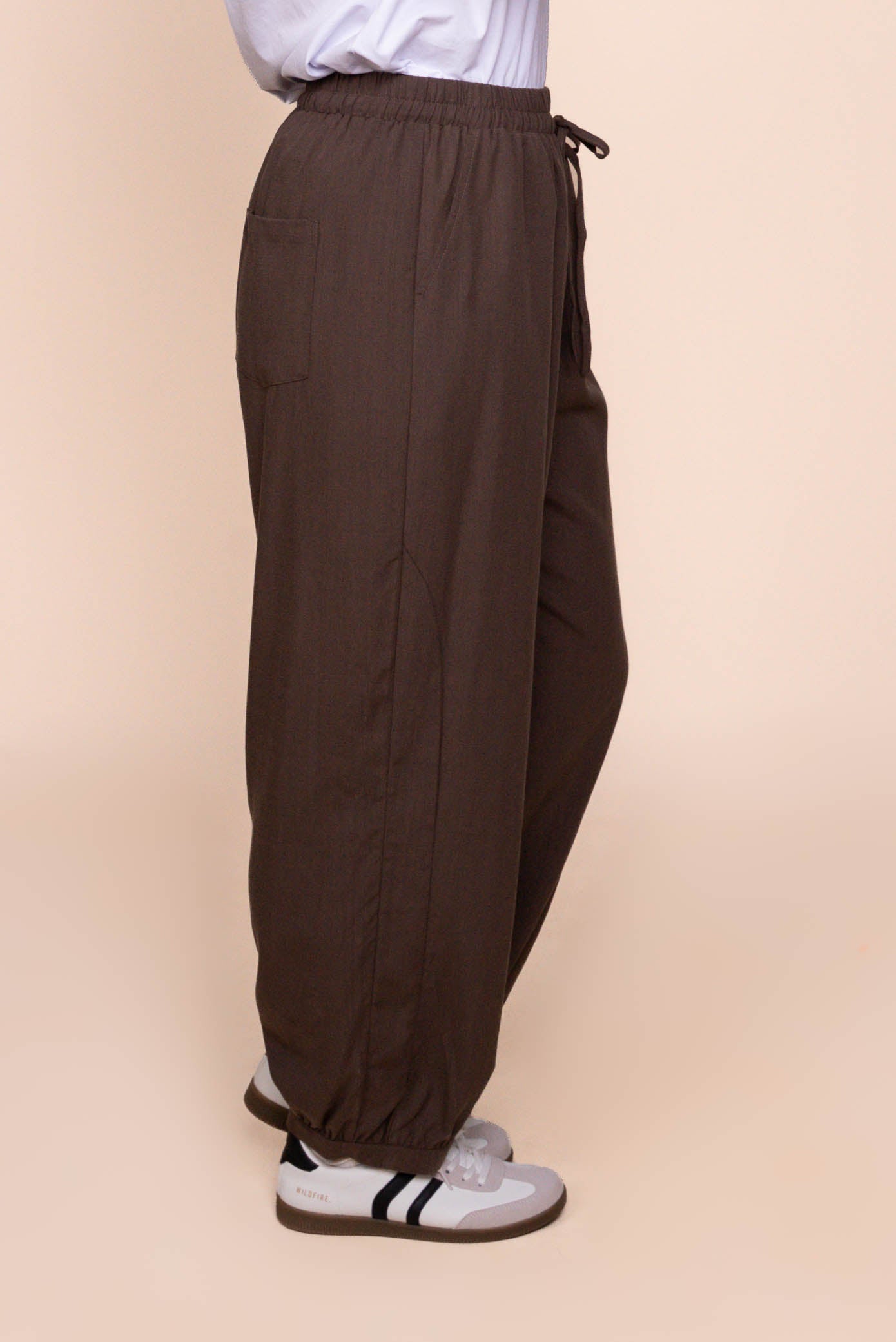 Geri Slouch Pants in Coffee