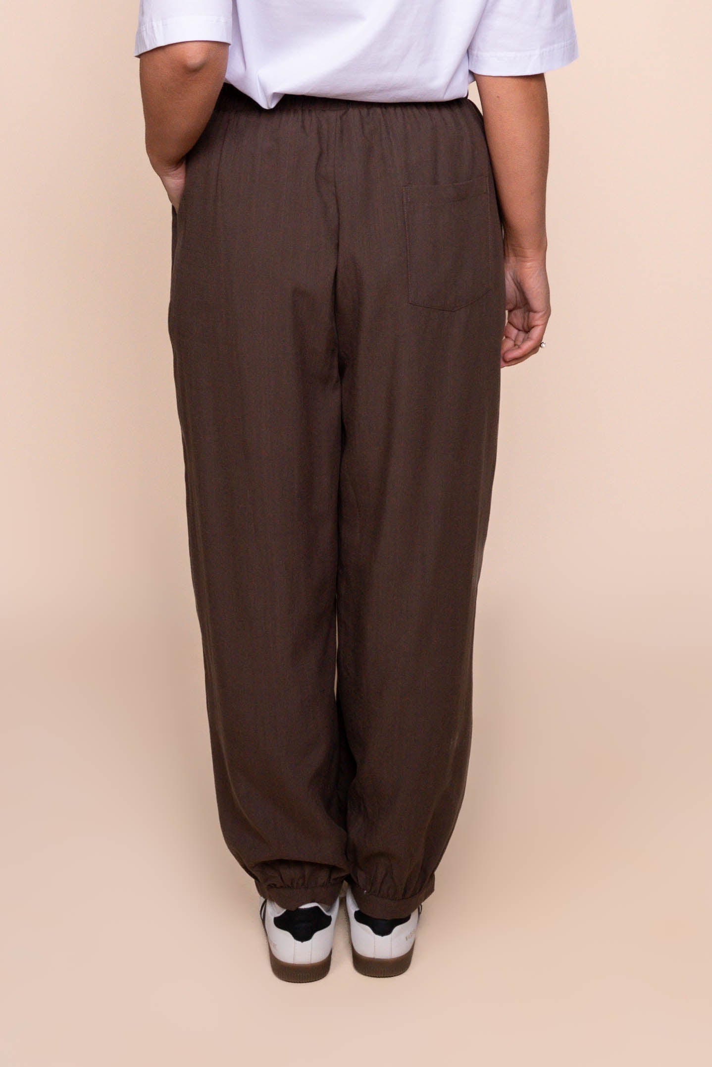 Geri Slouch Pants in Coffee
