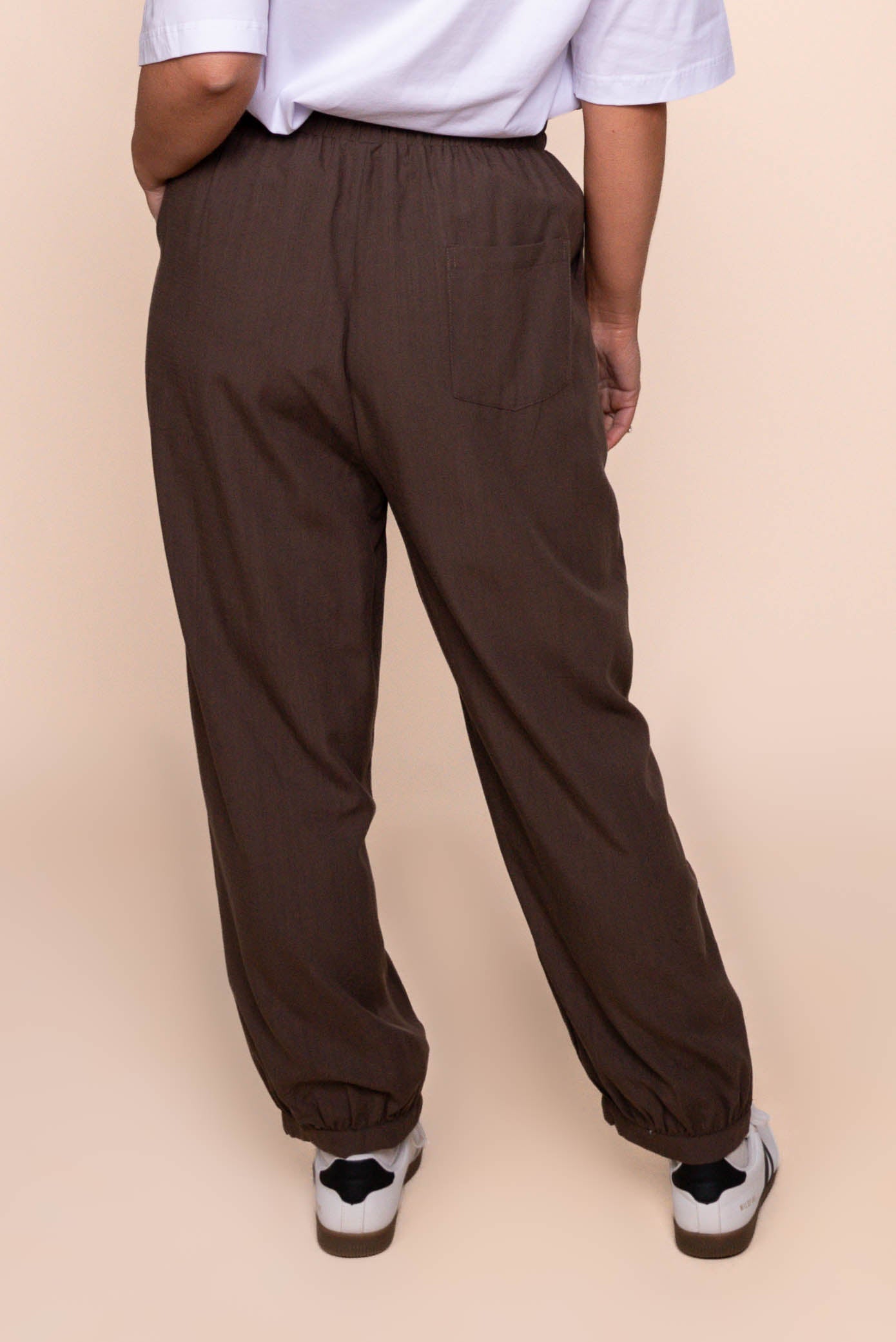 Geri Slouch Pants in Coffee