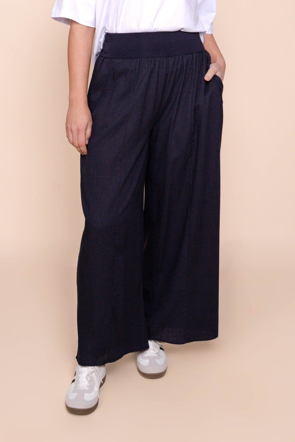 Olena Wide Leg Pants in Navy