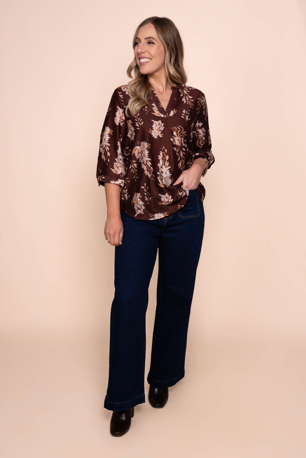 Marisha Floral Top in Chocolate
