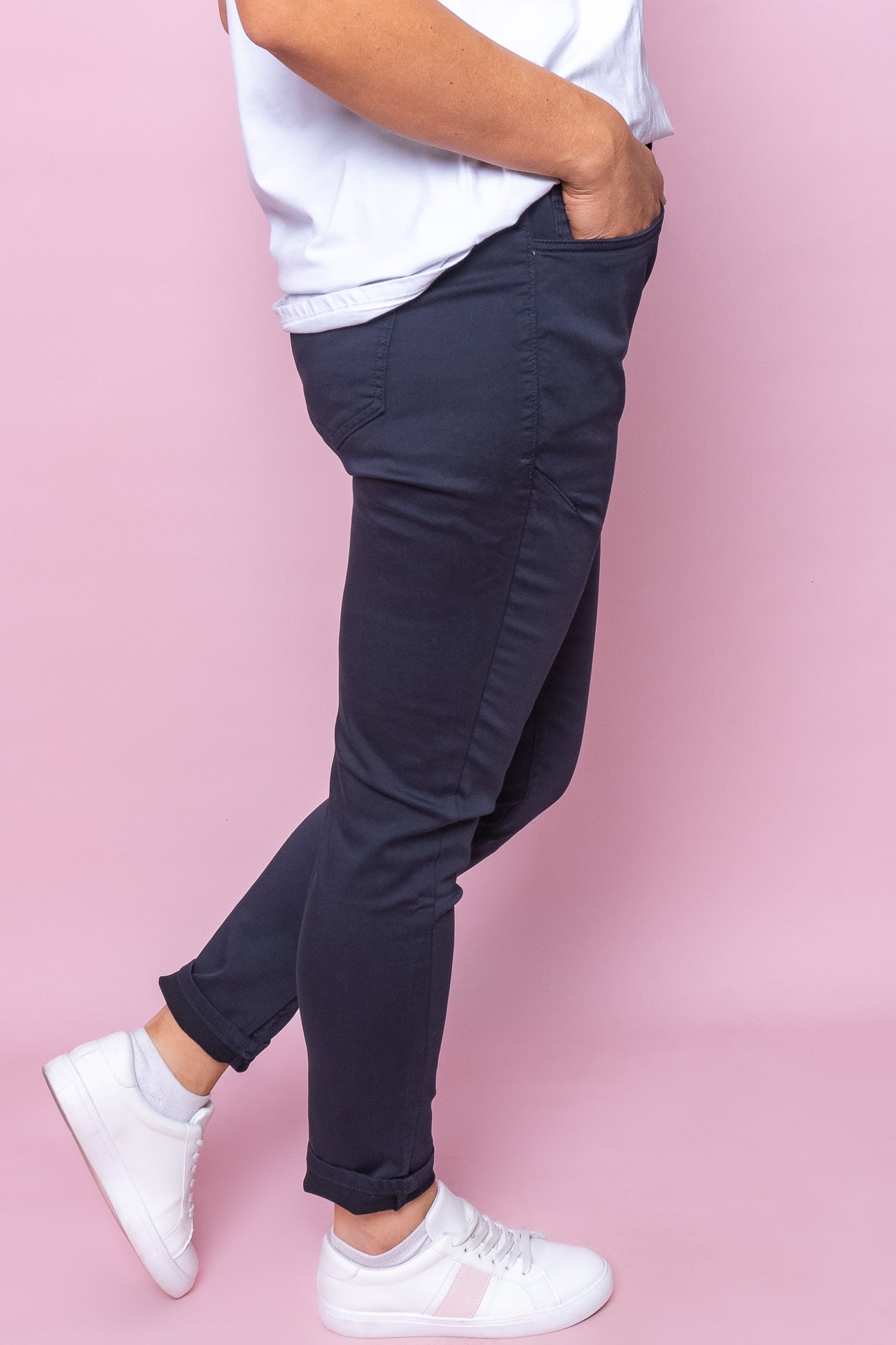 Sylvia Jogger Pants in Navy - Foxwood