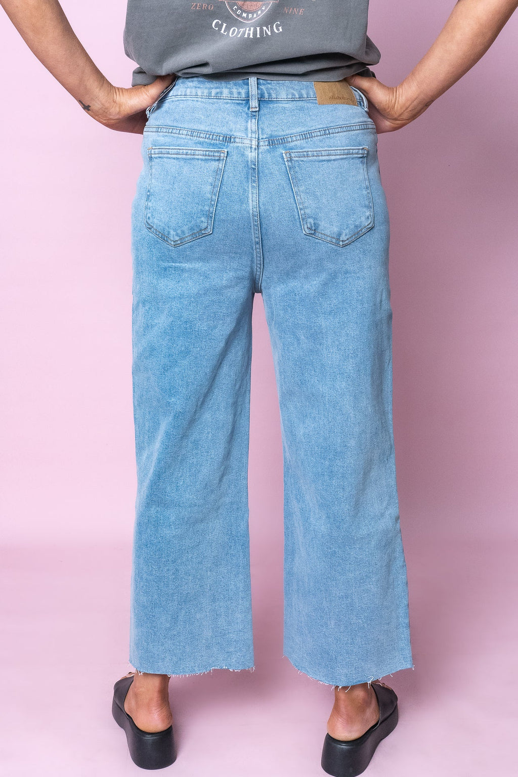 Charlie High Rise Wide Leg Heritage Jeans in Denim - All About Eve
