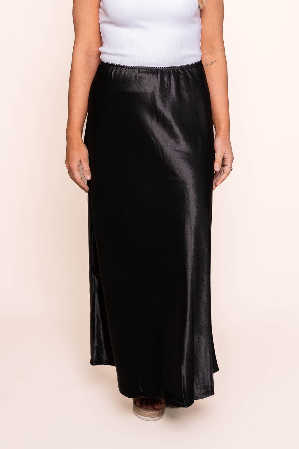 Rilla Satin Midi Skirt in Black