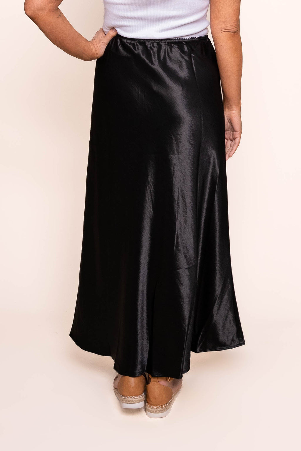Rilla Satin Midi Skirt in Black