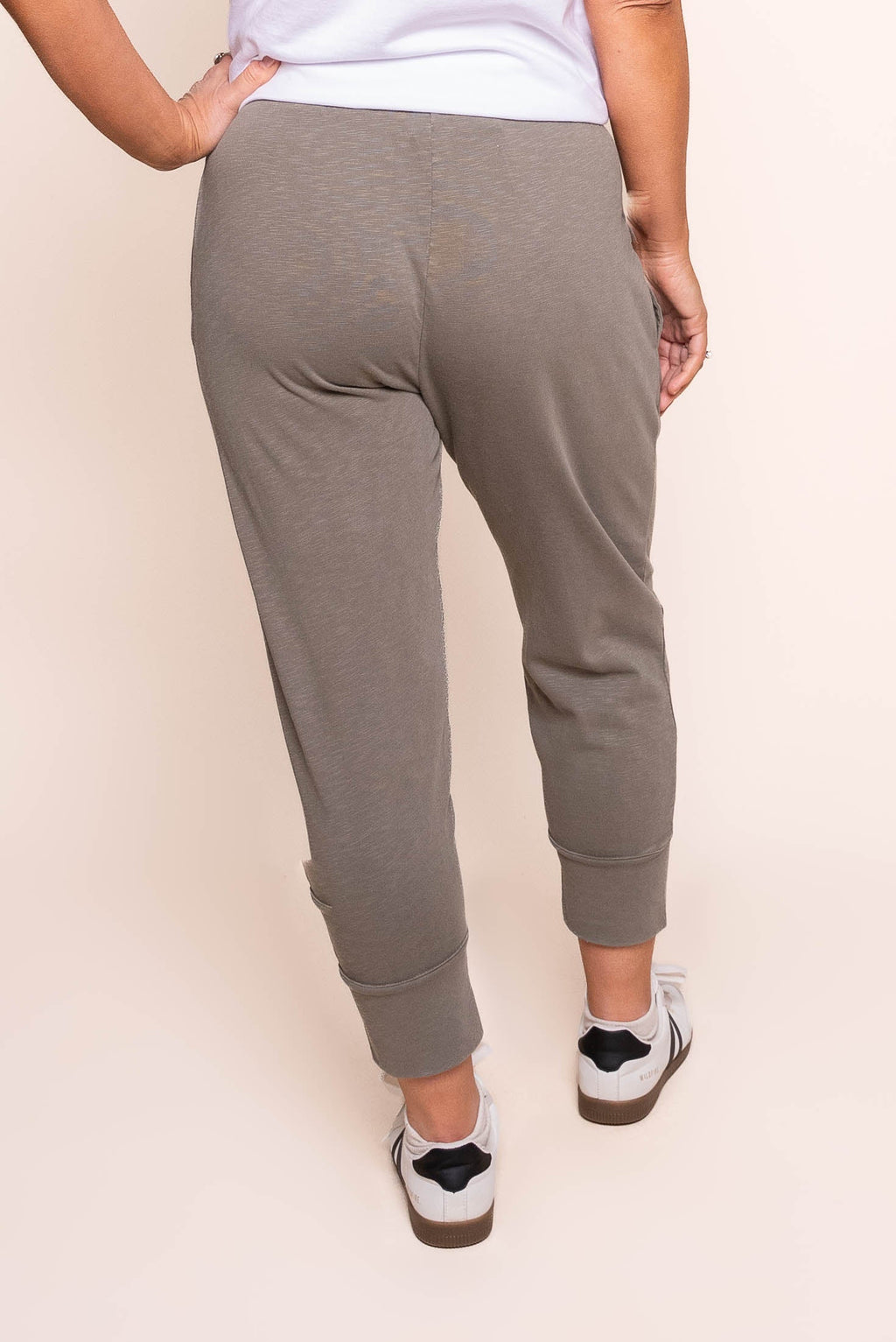 Brunch Pants in Khaki - Elm