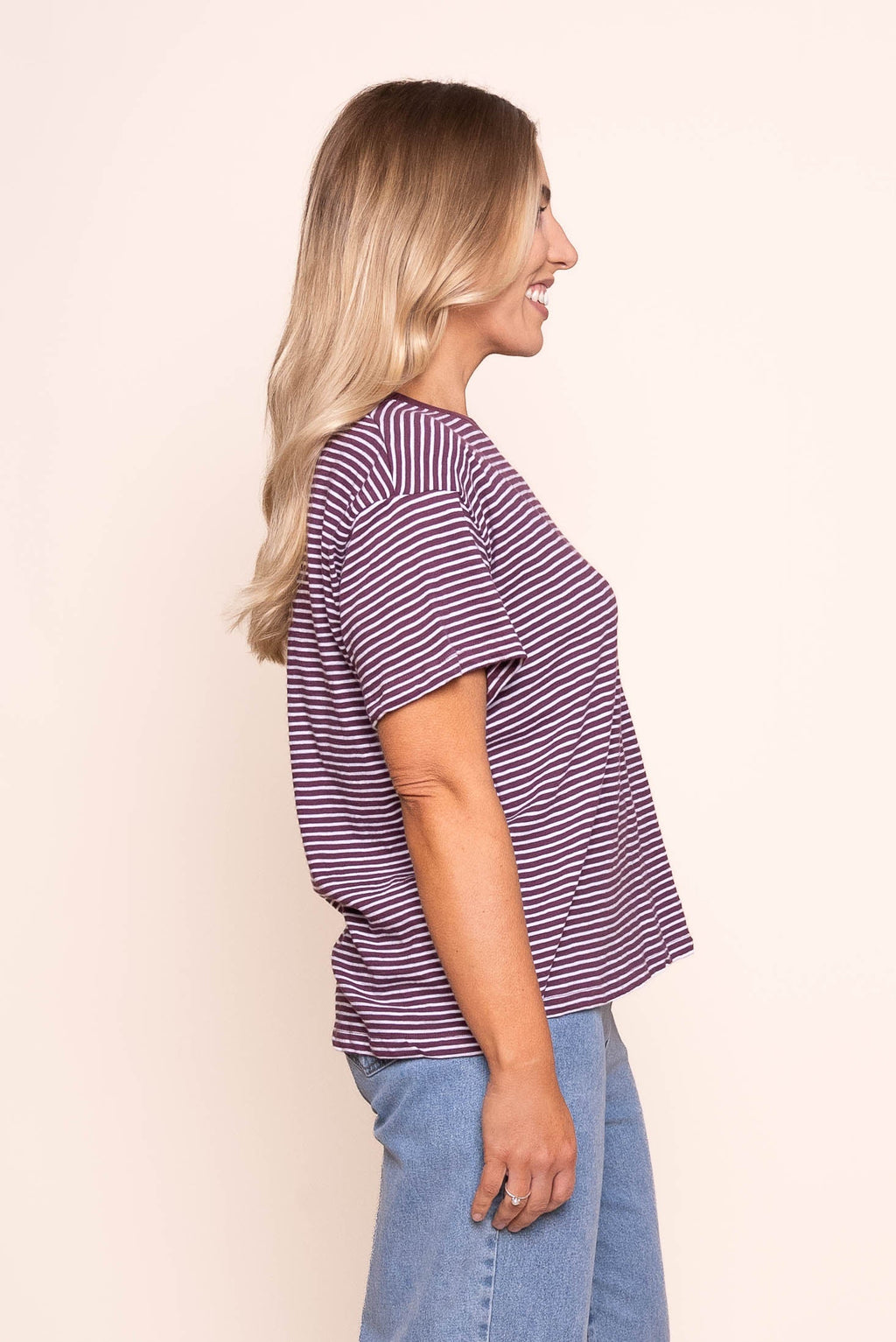 Hutch Stripe Tee in Plum/White - Foxwood