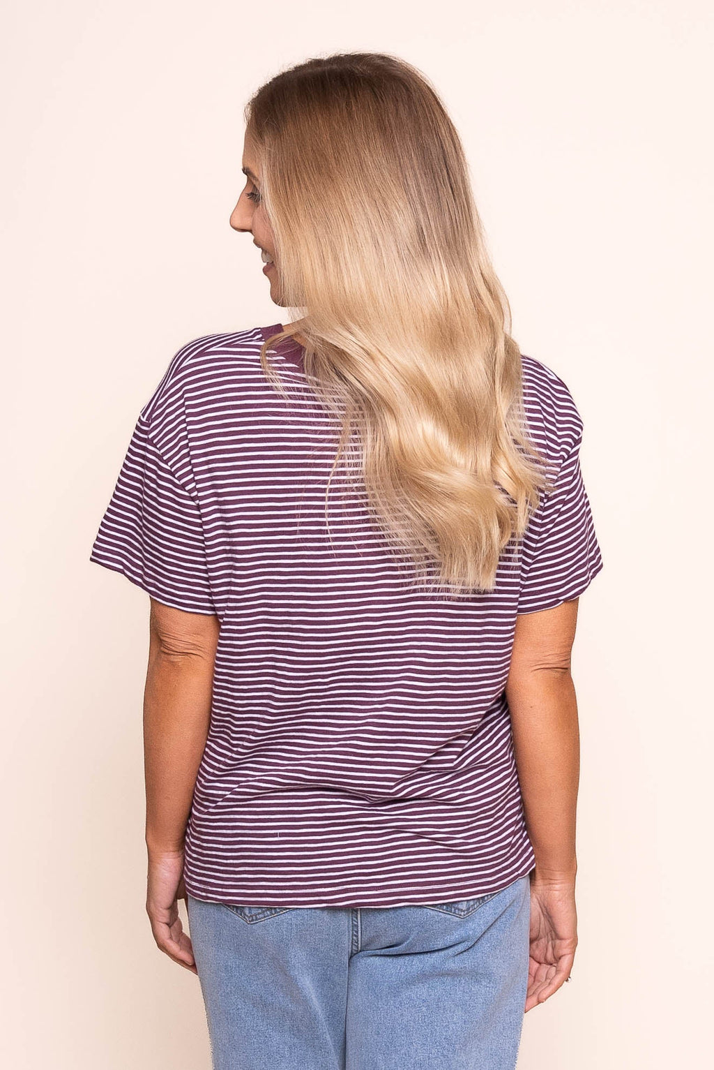 Hutch Stripe Tee in Plum/White - Foxwood