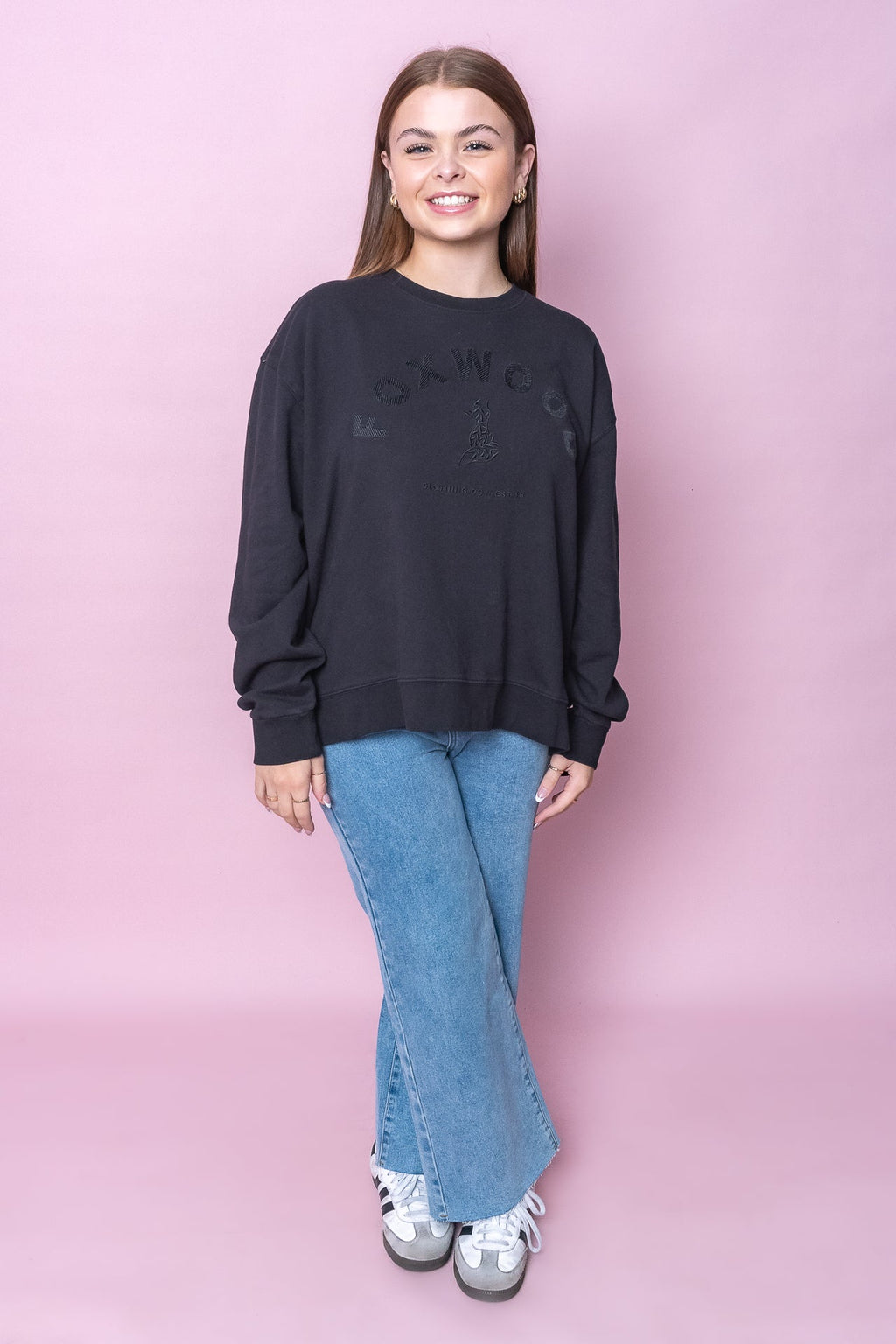 Effortless Crew in Black - Foxwood