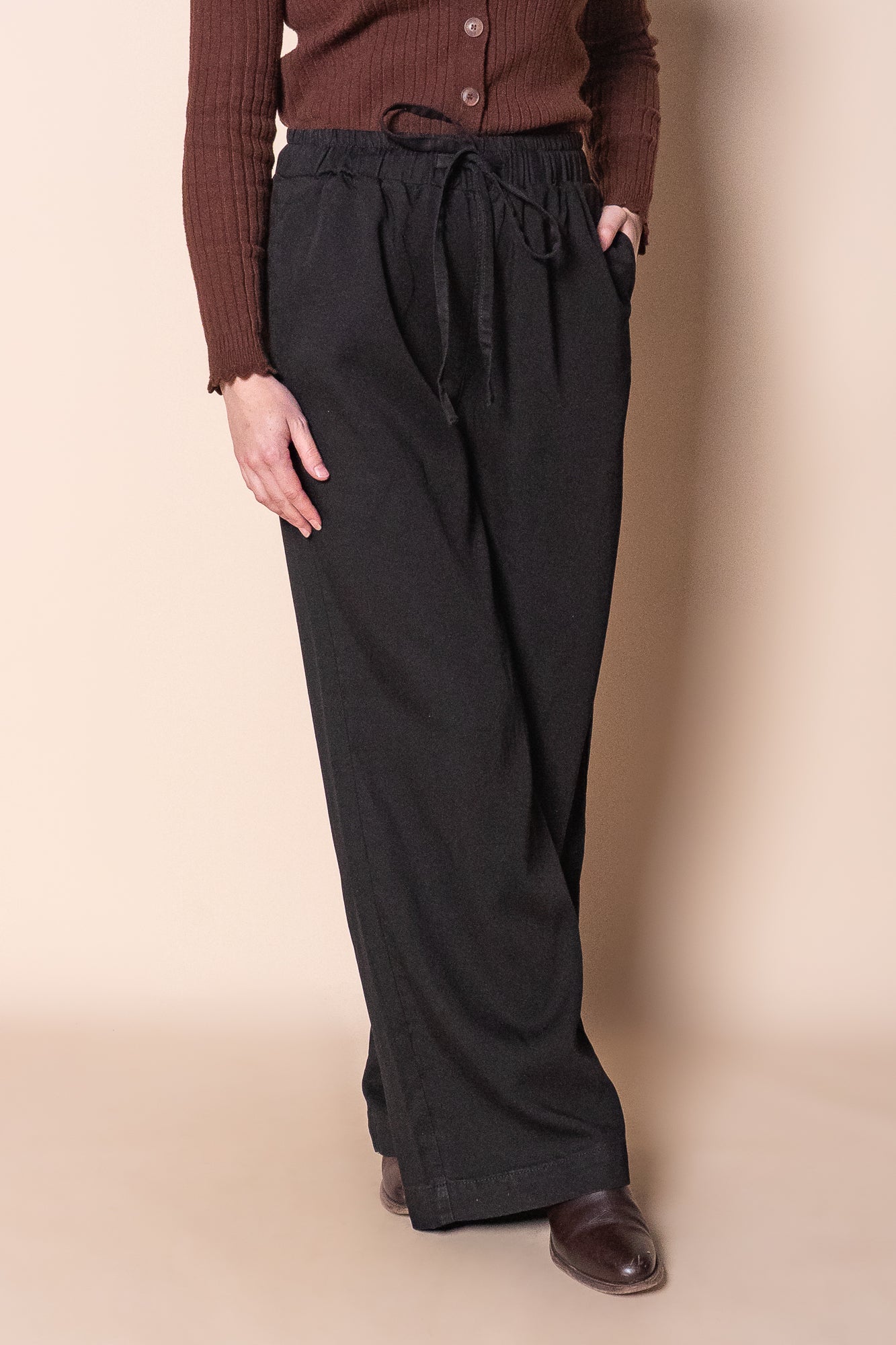 Toni Pants in Black