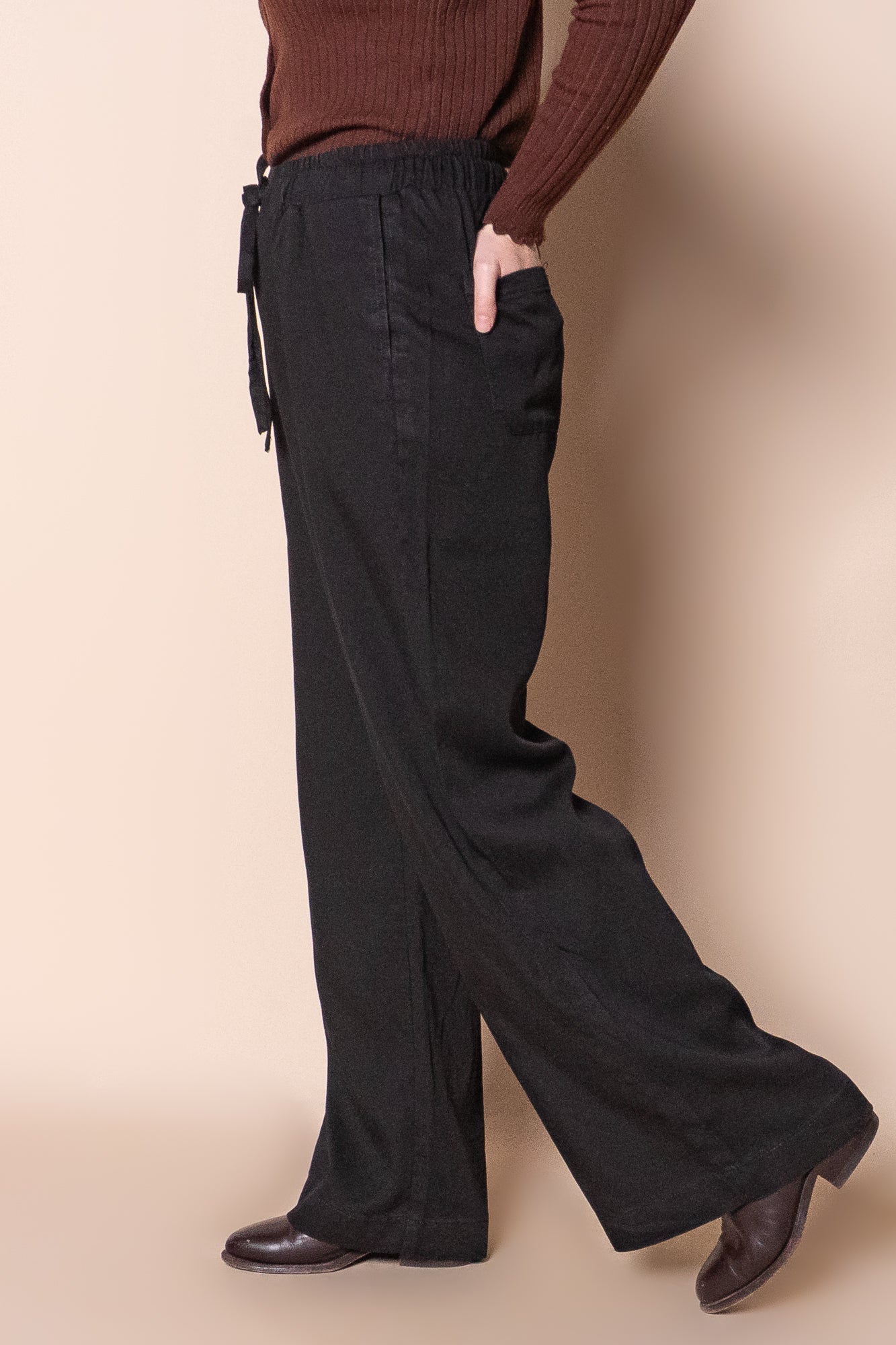 Toni Pants in Black