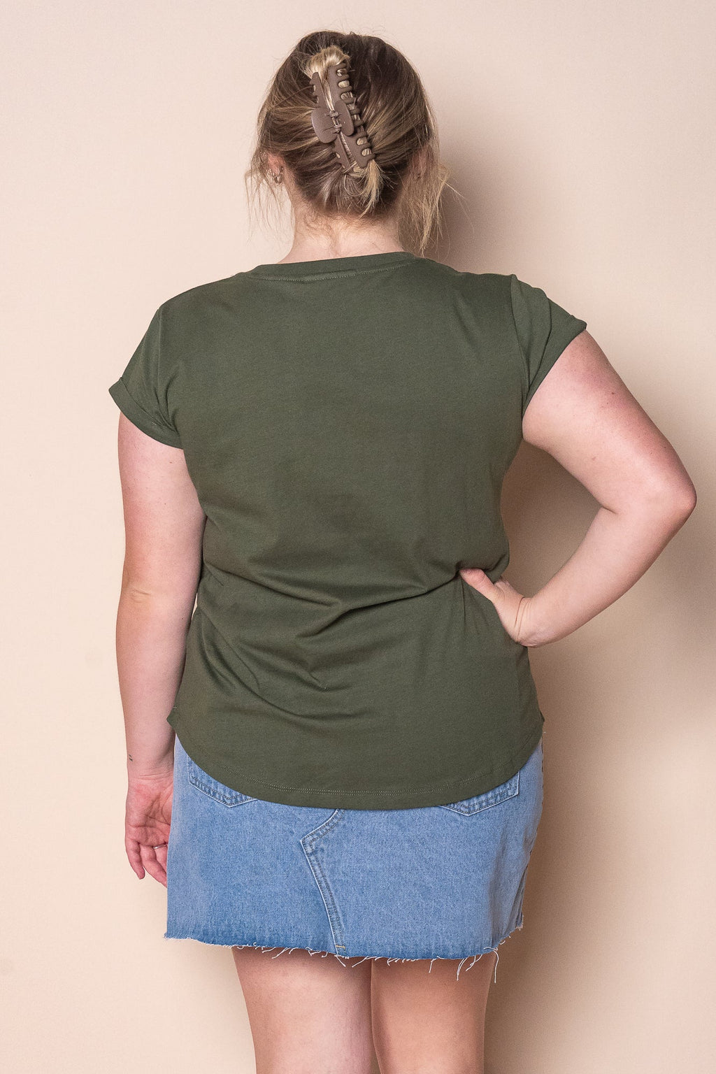 Signature Contrast Tee in Olive - Foxwood