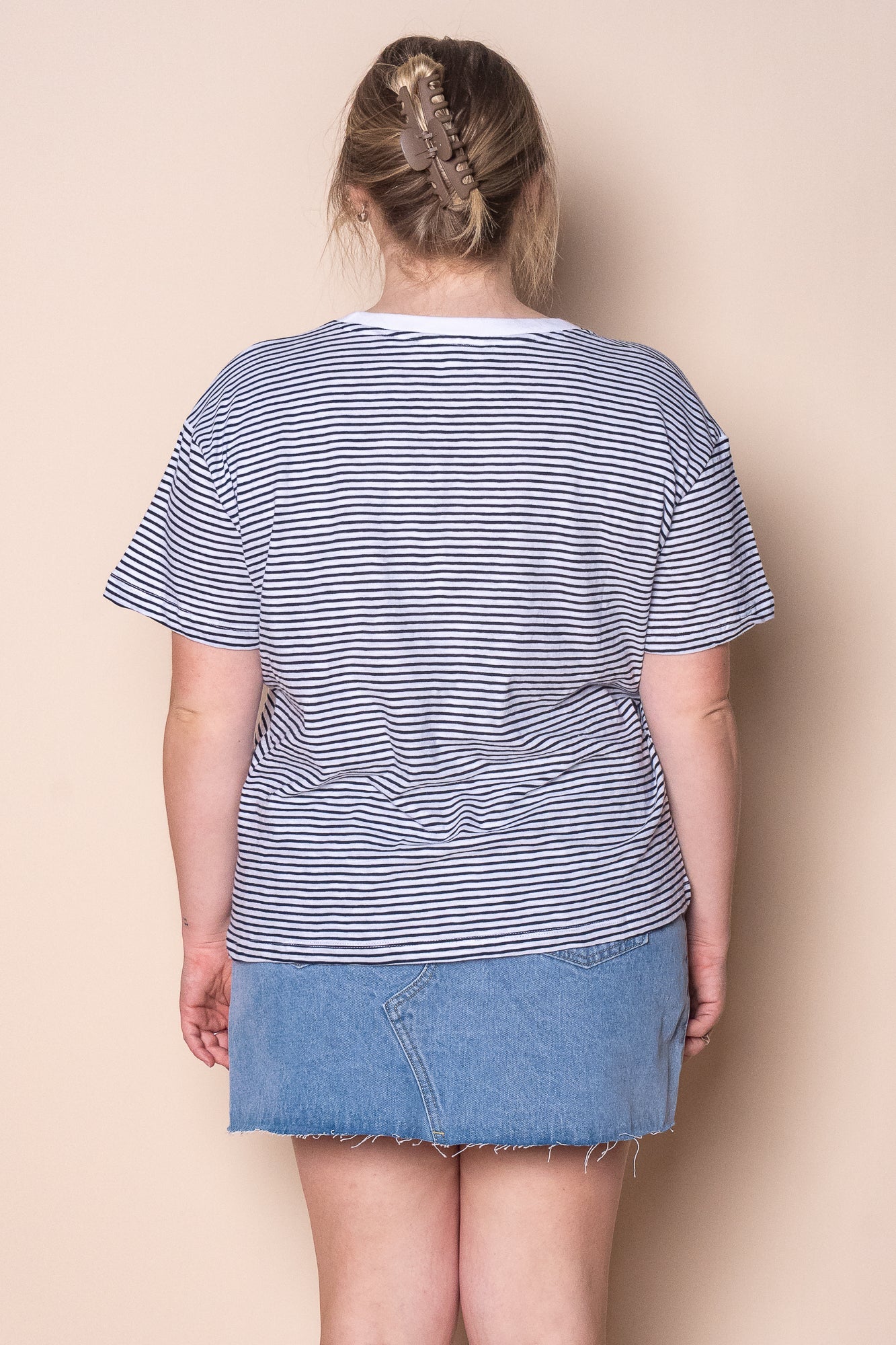 Hutch Stripe Tee in White - Foxwood