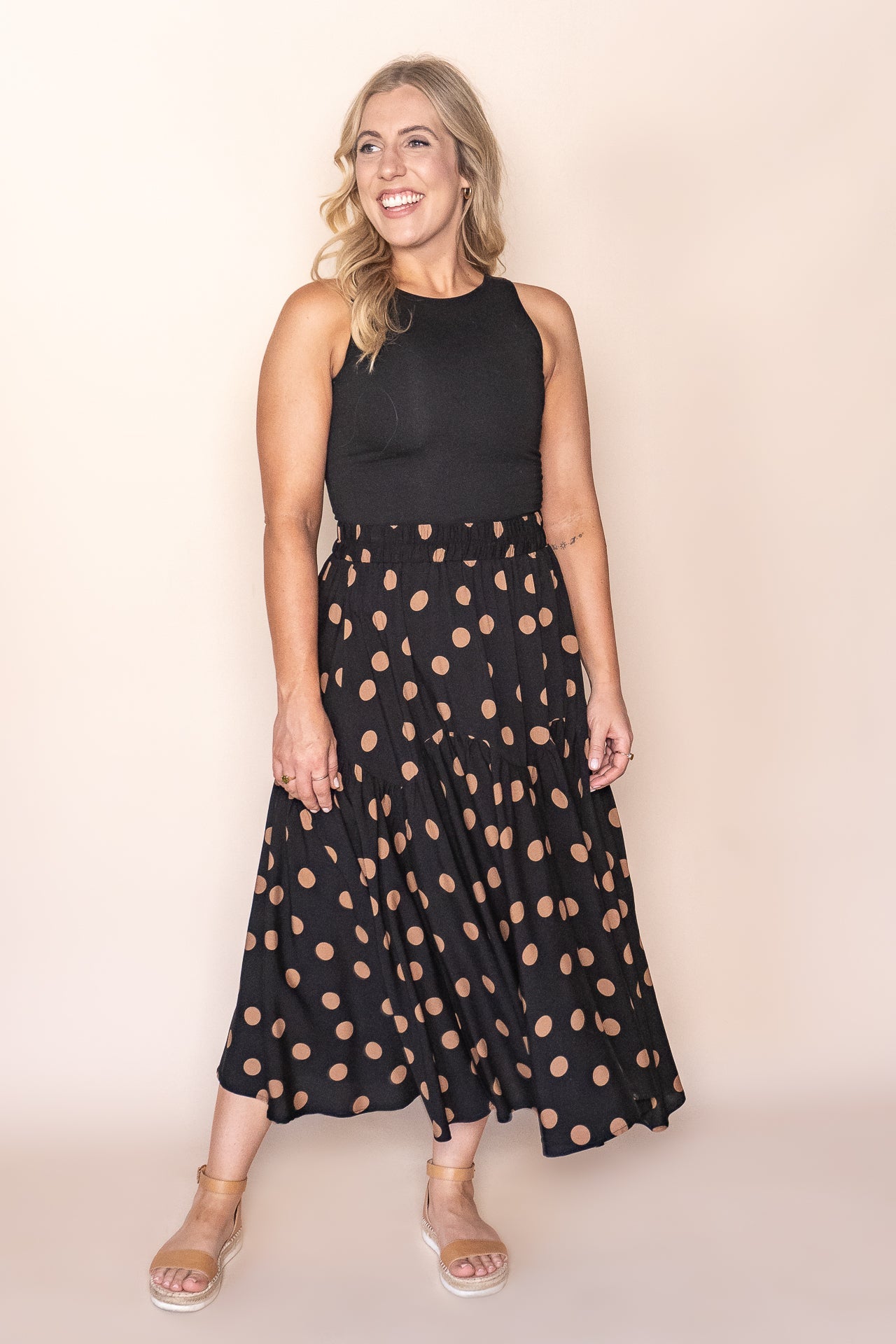Toris Midi Skirt in Black