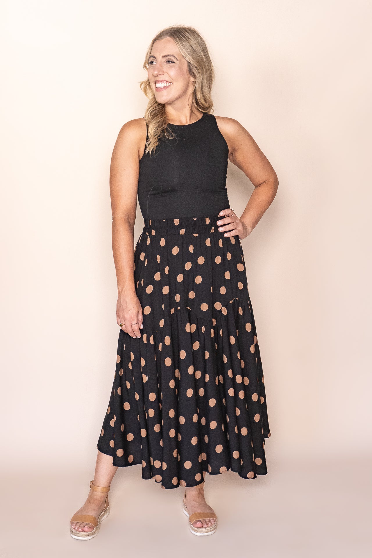 Toris Midi Skirt in Black