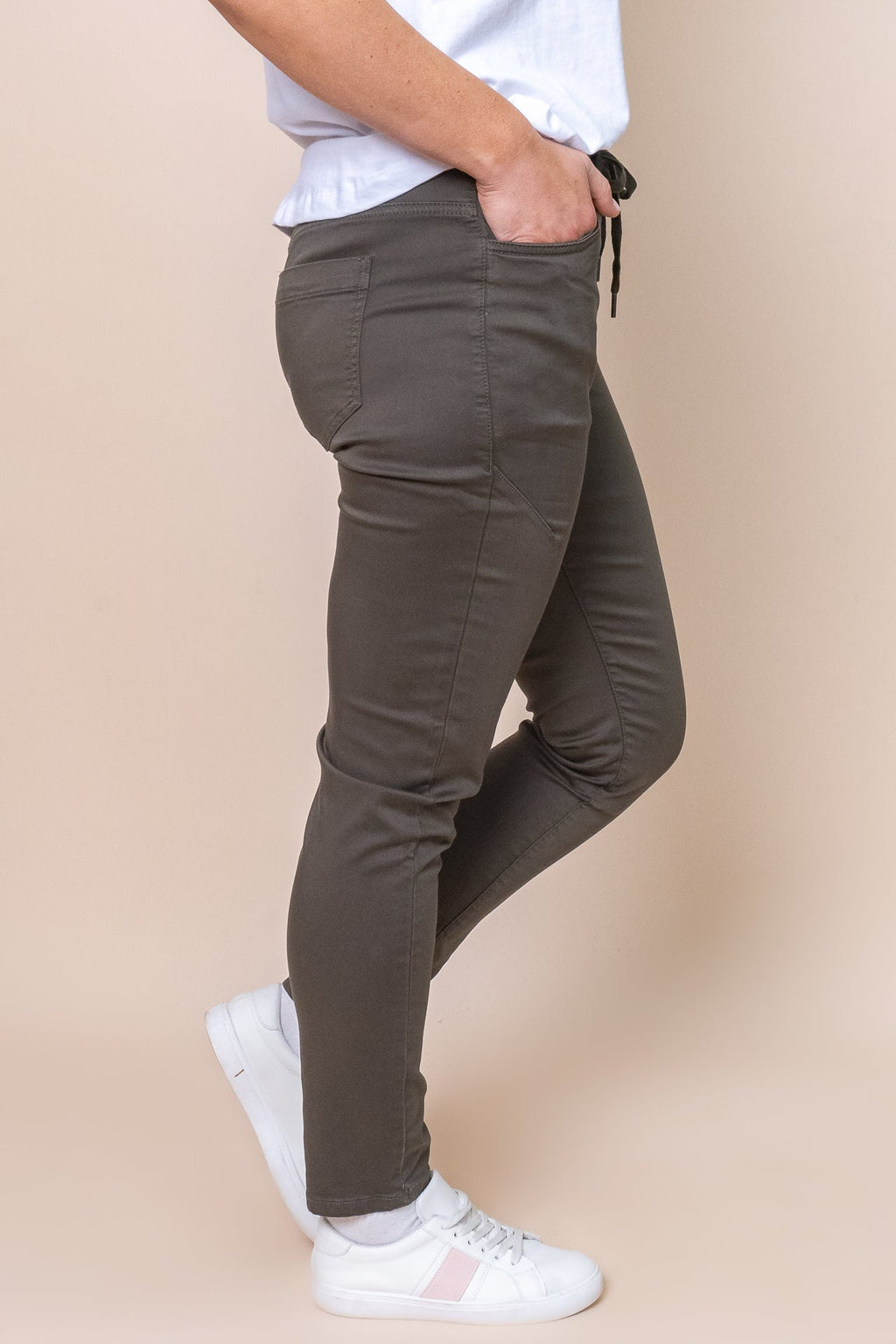 Sylvia Jogger Pants in Dark Khaki - Foxwood