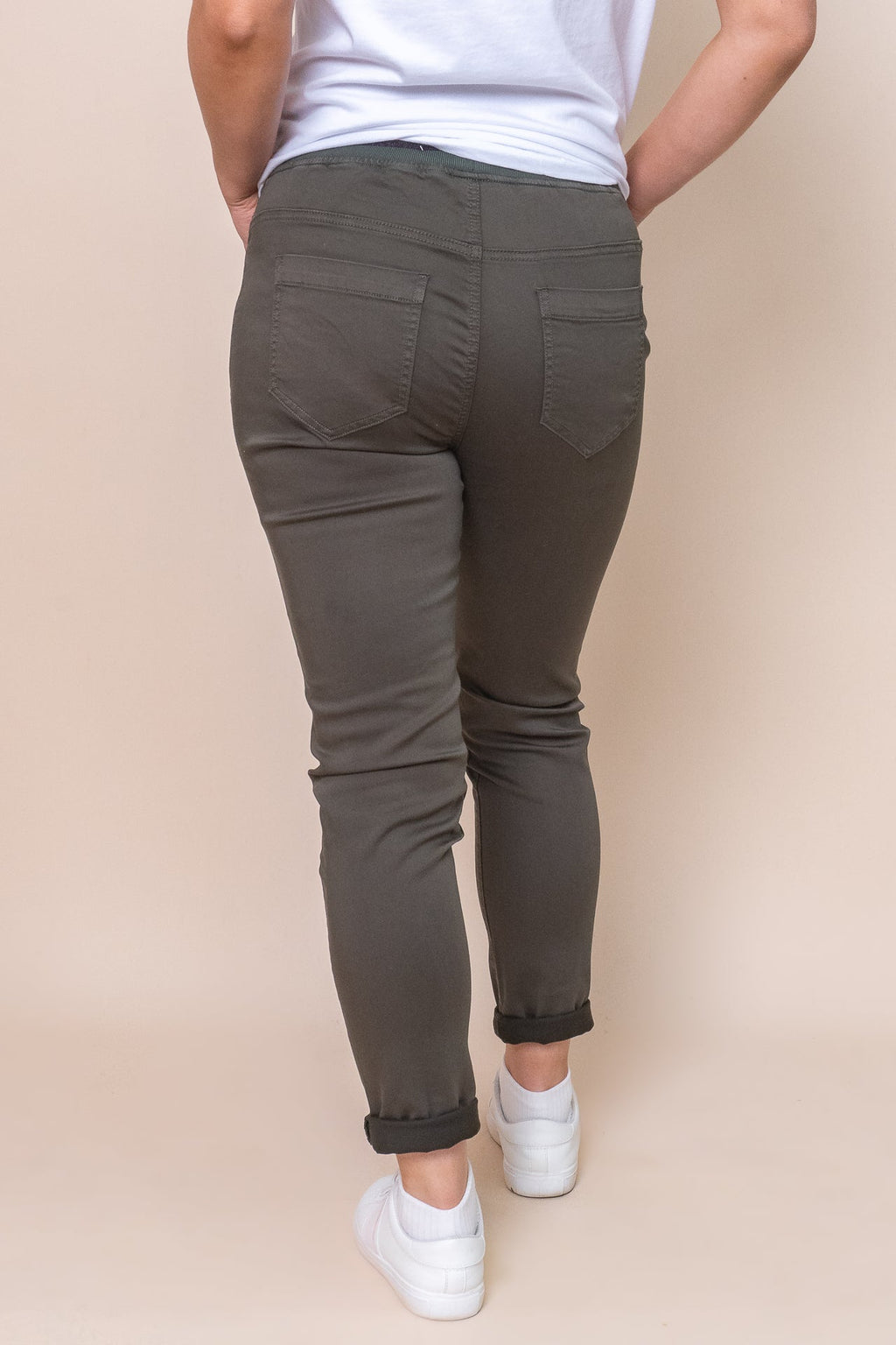 Sylvia Jogger Pants in Dark Khaki - Foxwood
