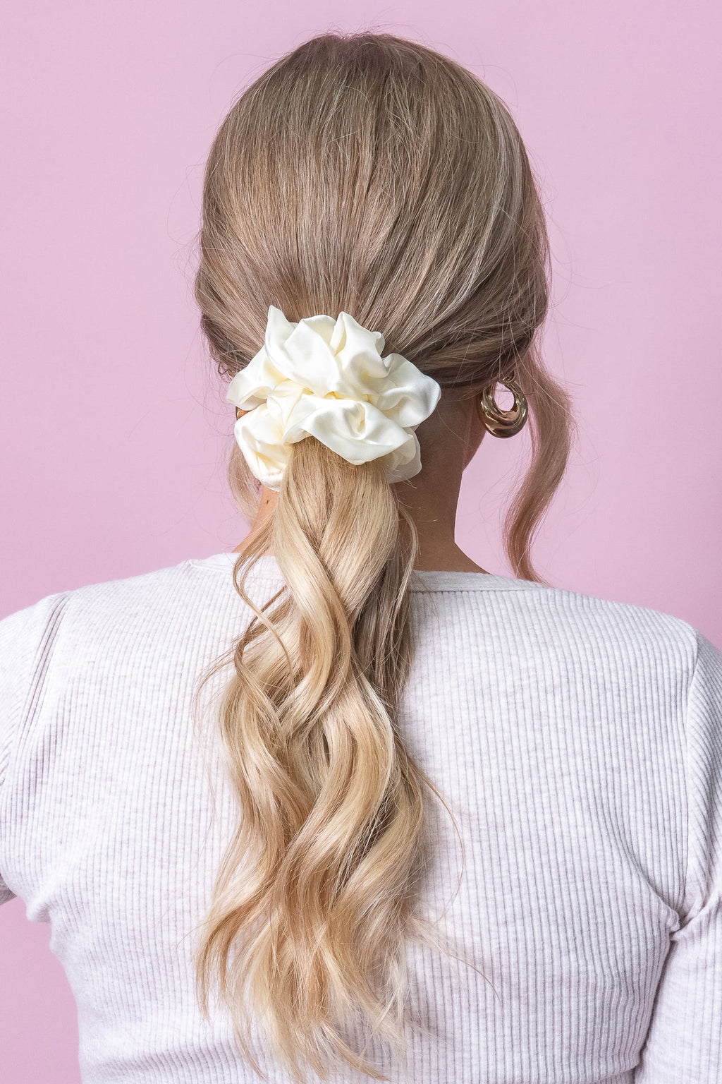 Gia Scrunchie in Cream