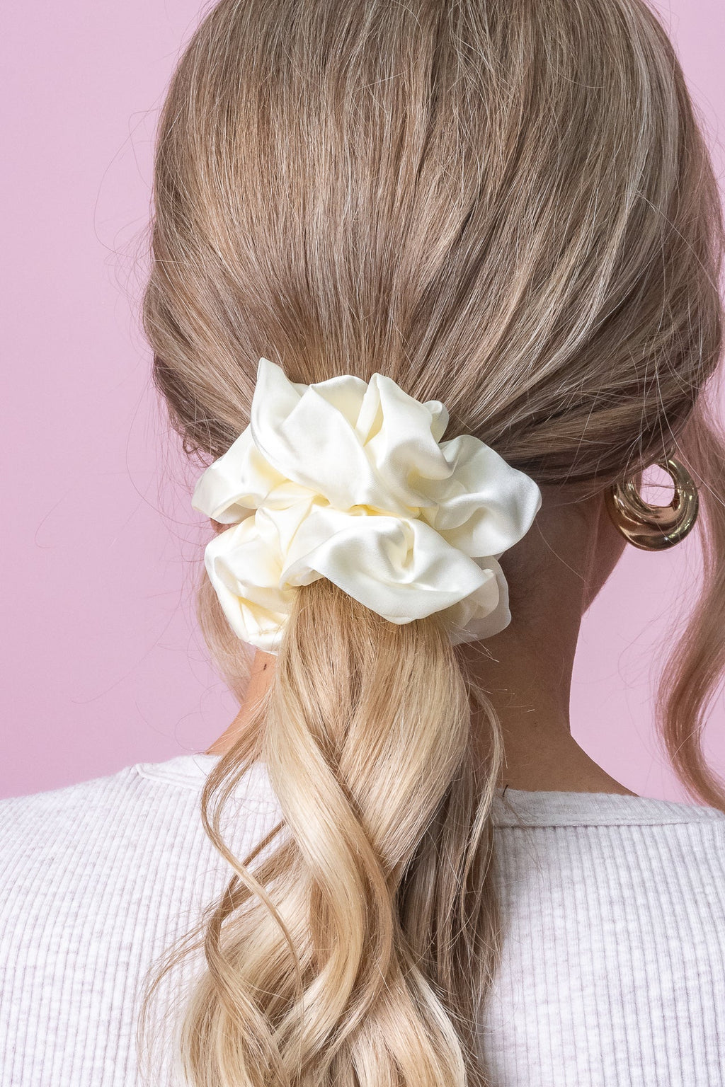 Gia Scrunchie in Cream