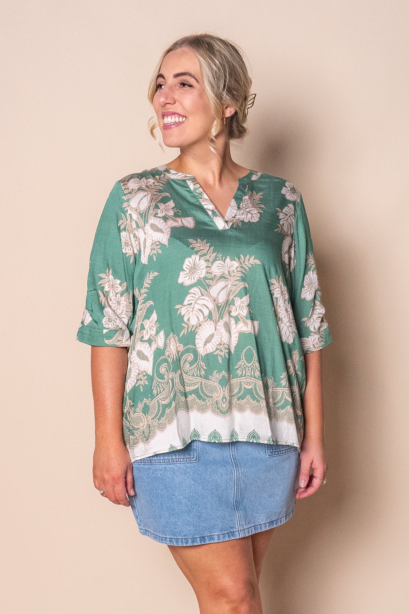 Mable Floral Border Top in Emerald