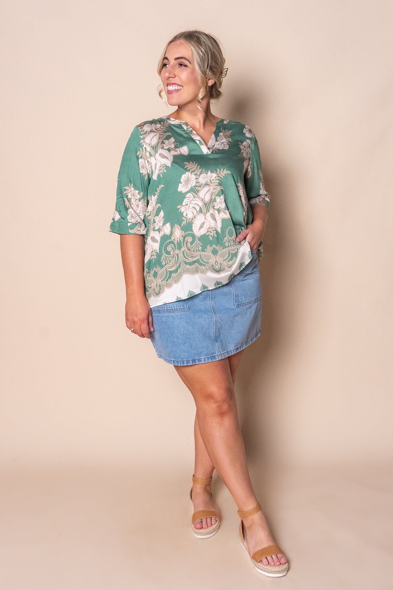 Mable Floral Border Top in Emerald