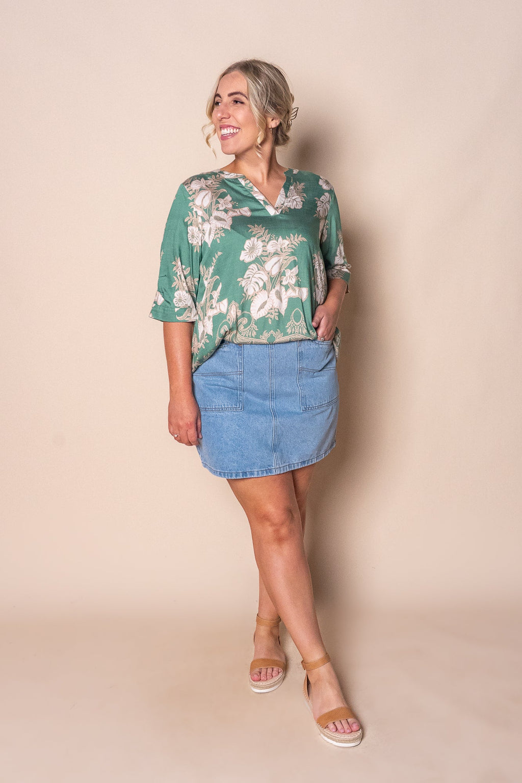Mable Floral Border Top in Emerald