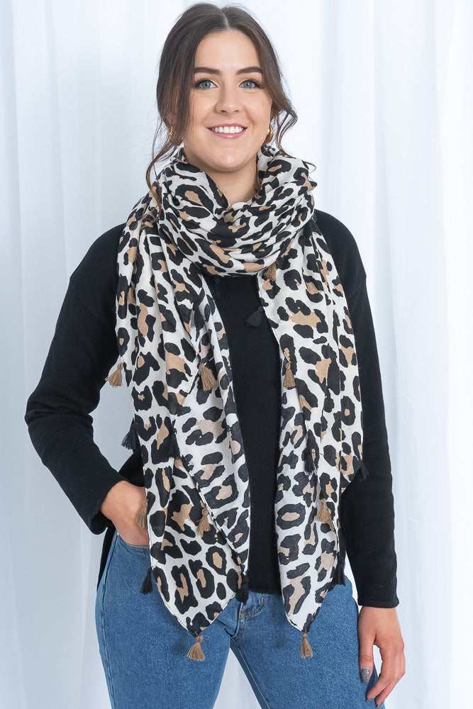 Lena Scarf in Leopard