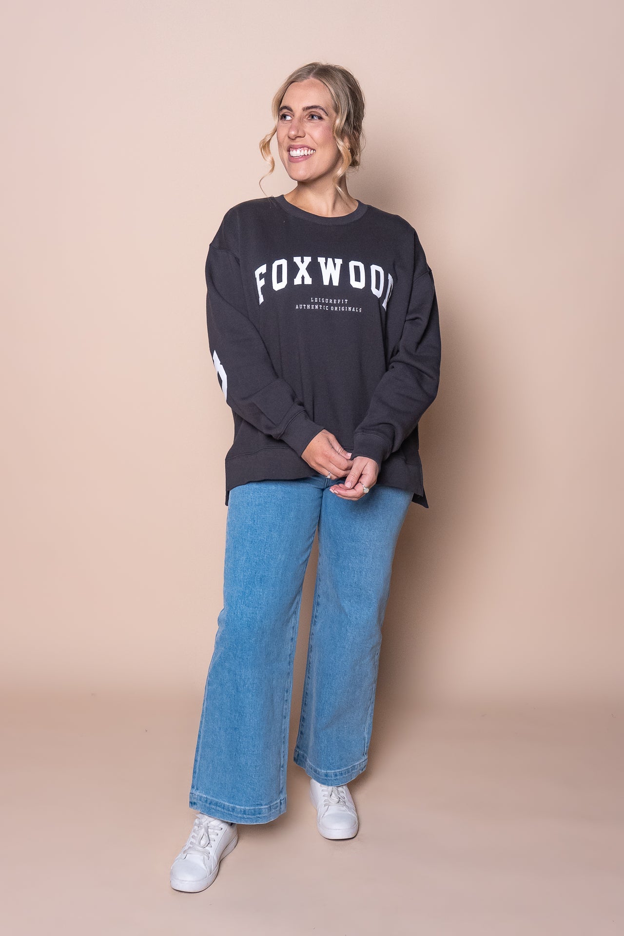 Interval Crew in Dark Grey/White - Foxwood