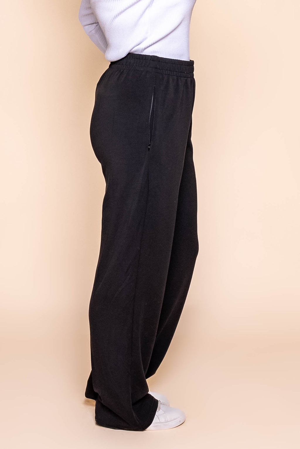 Luxe Active Pants in Black - All About Eve