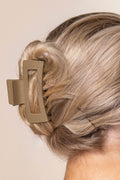 Lily Hairclip in Matte Coffee
