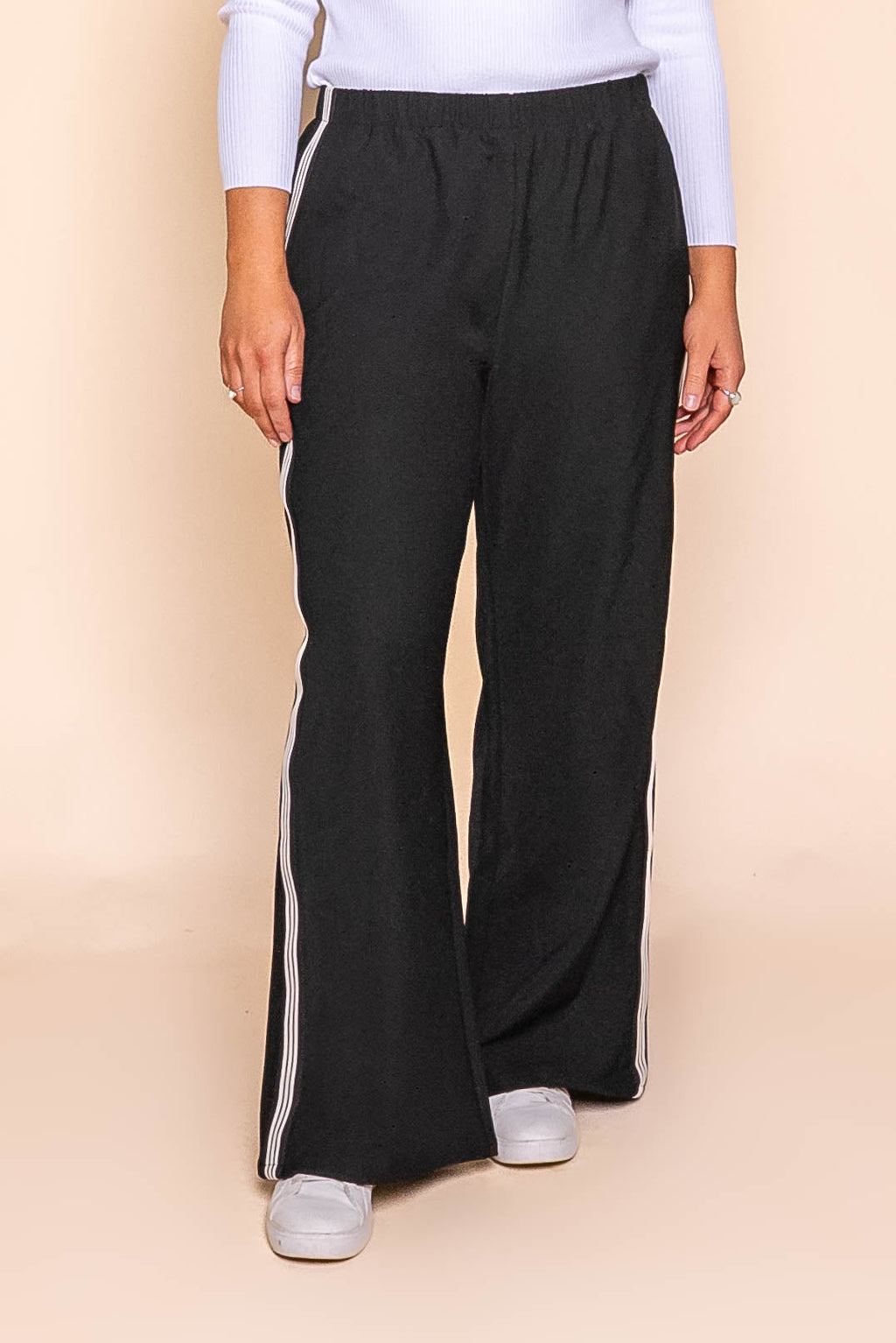 Lina Pants in Black - All About Eve