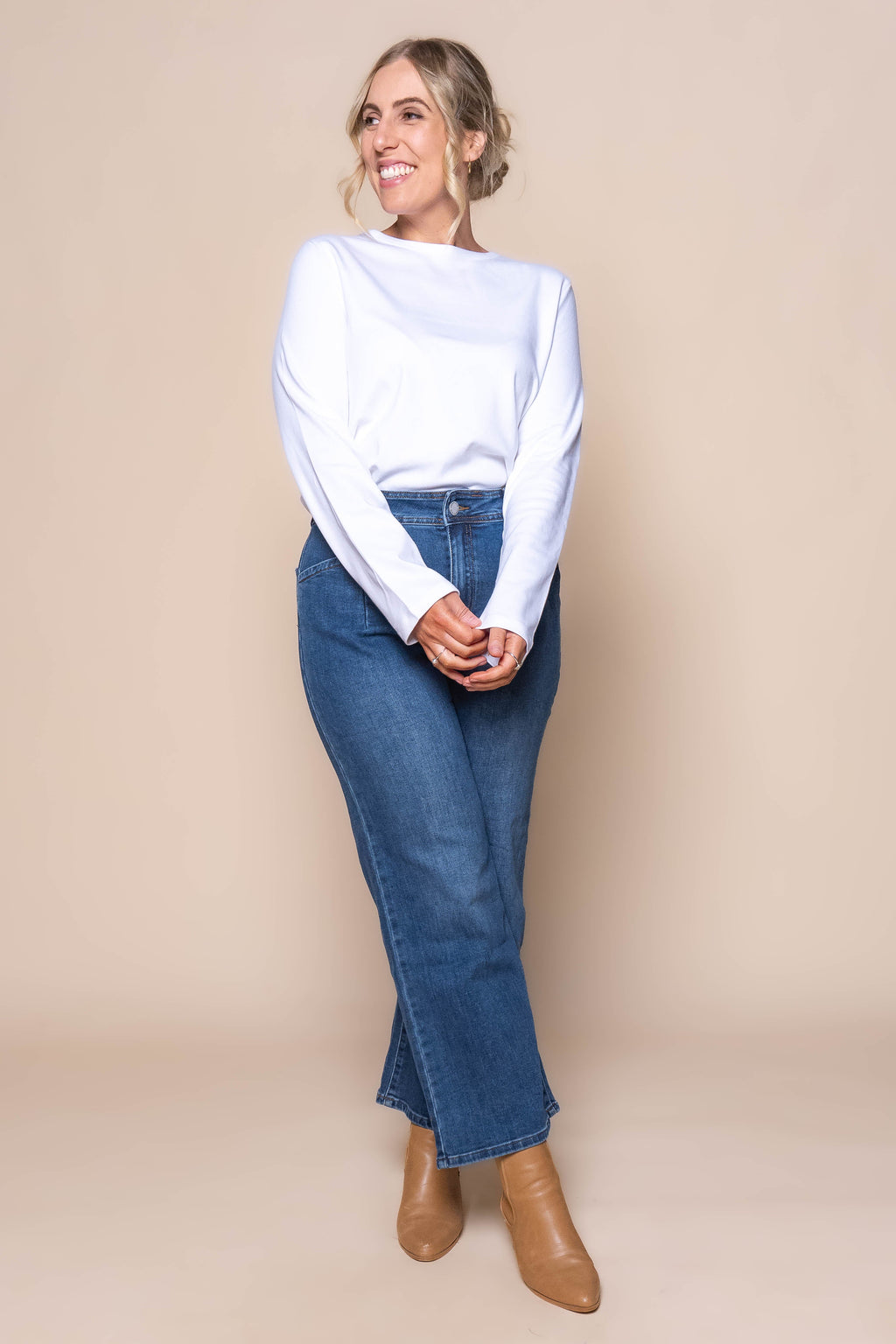 Dotti Wide Leg Crop Jeans in Mid Denim
