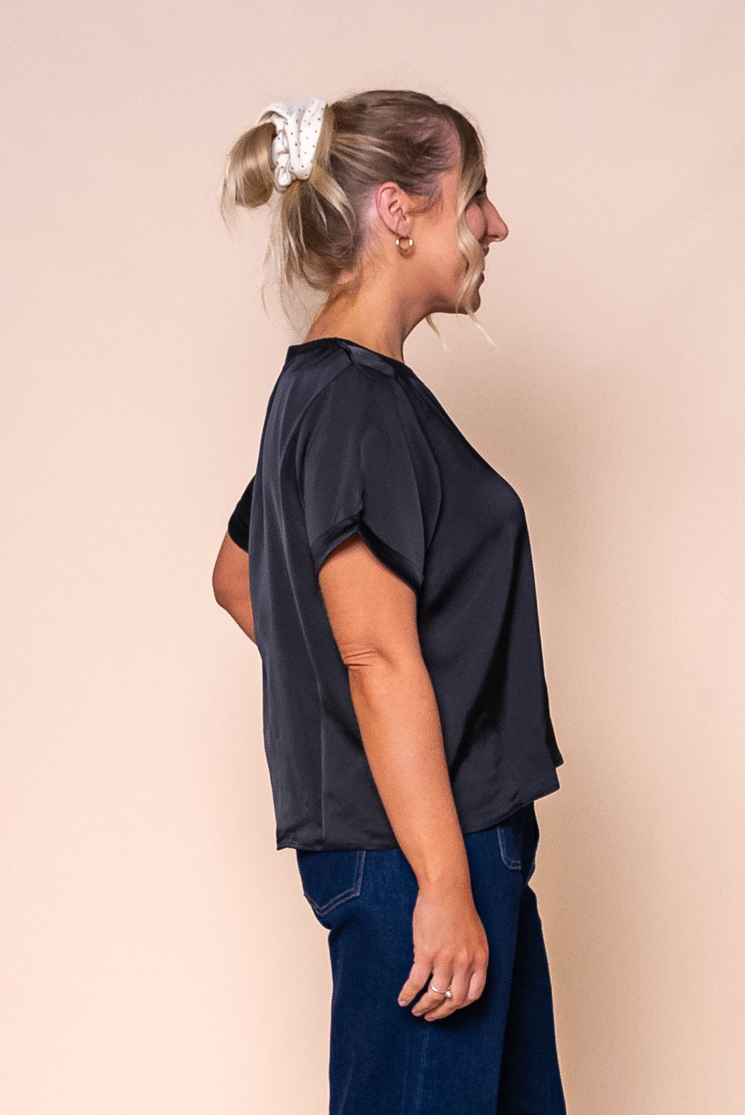 Nadine S/S Satin Tee in Black