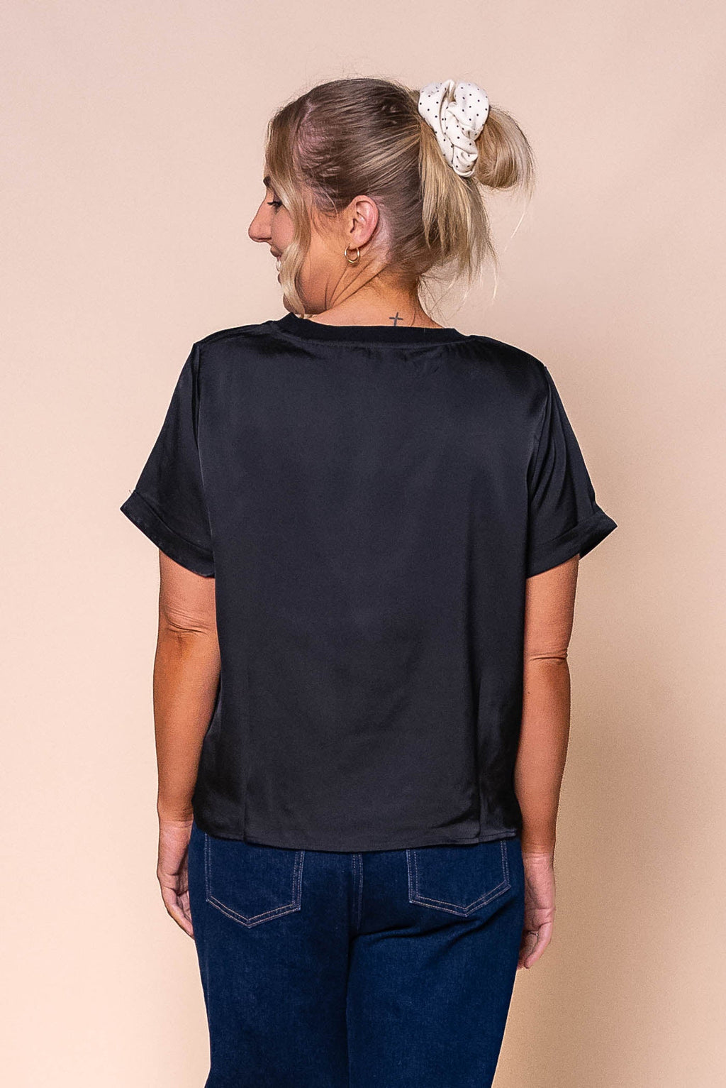 Nadine S/S Satin Tee in Black