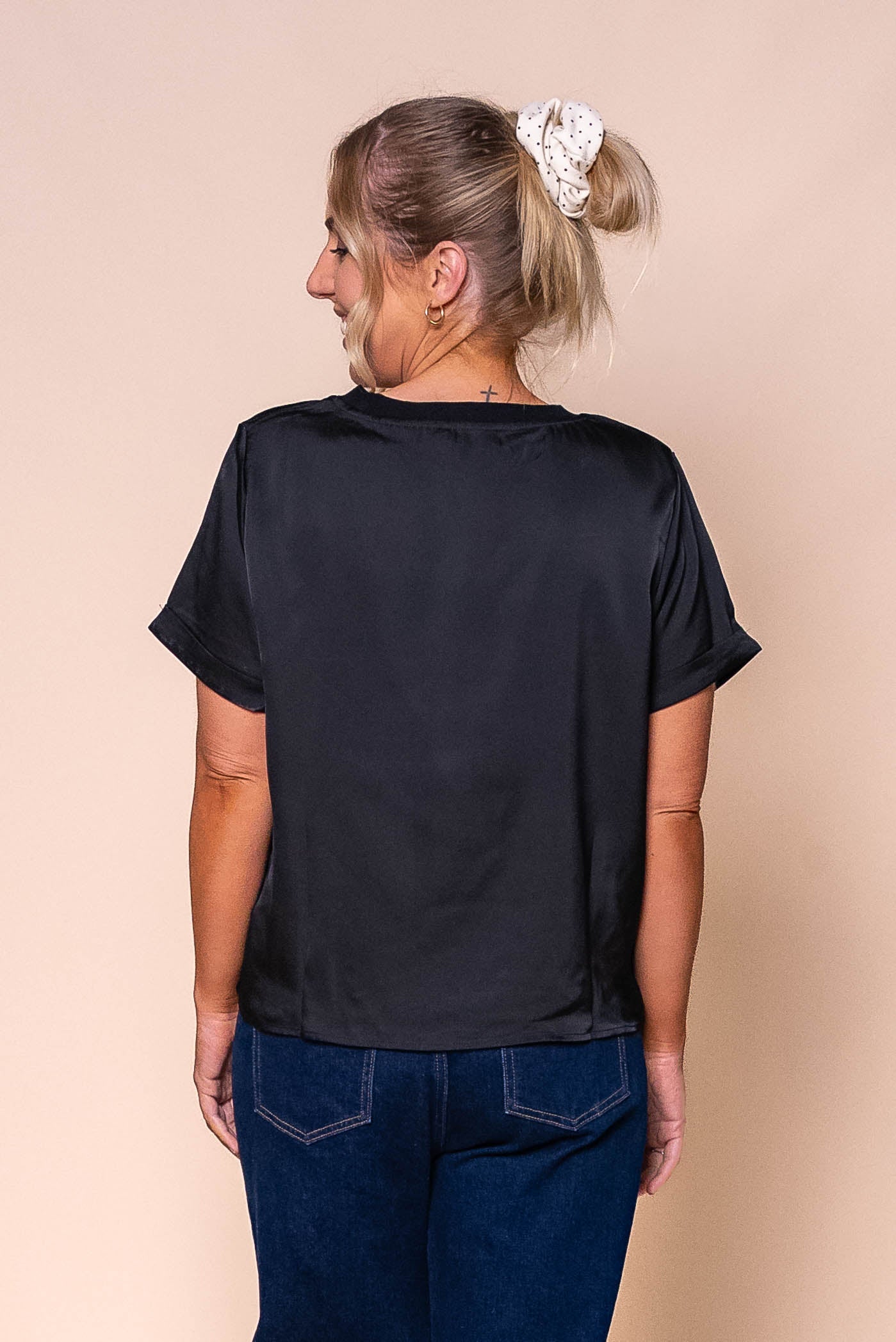 Nadine S/S Satin Tee in Black