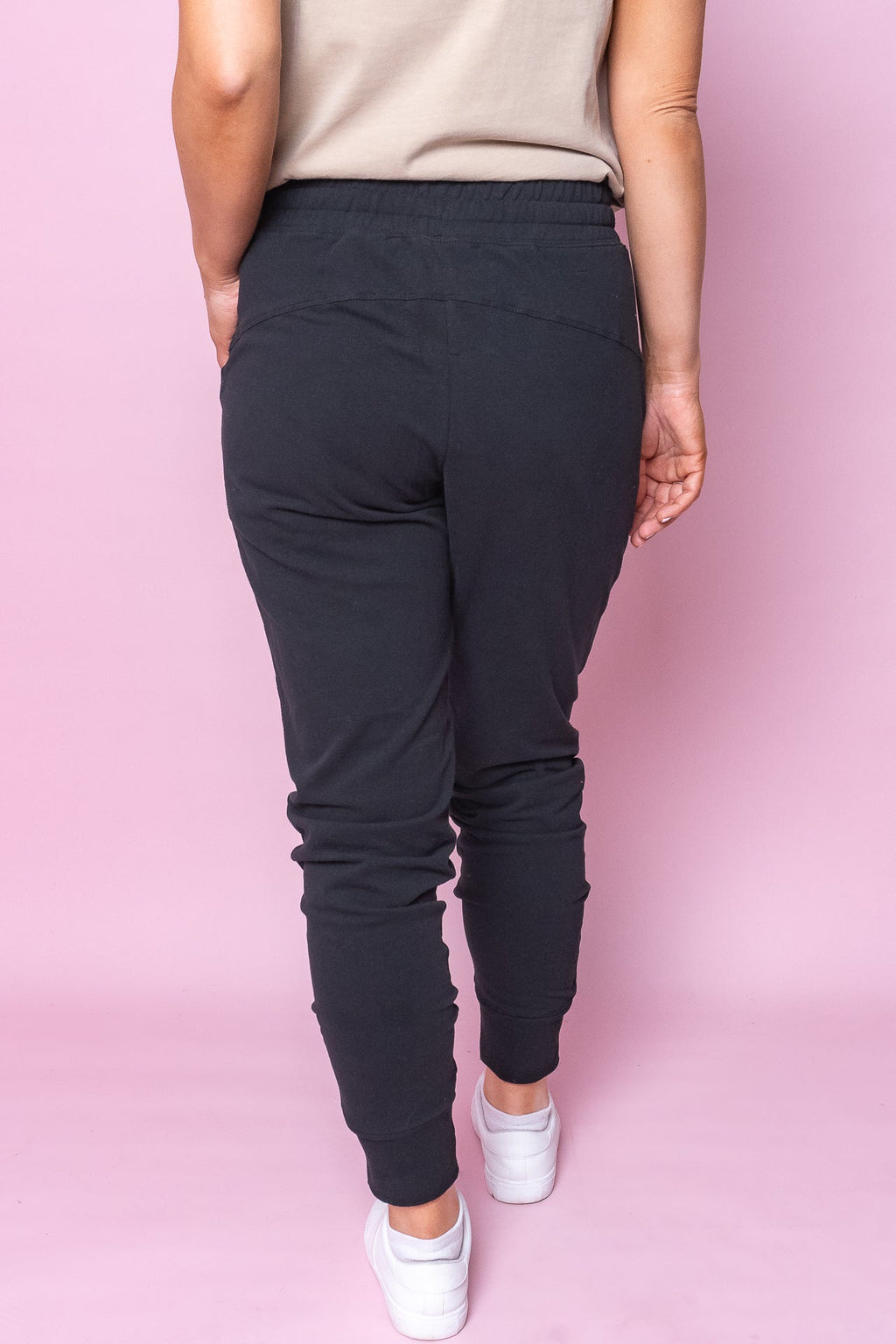 Lazy Days Joggers in Black - Foxwood