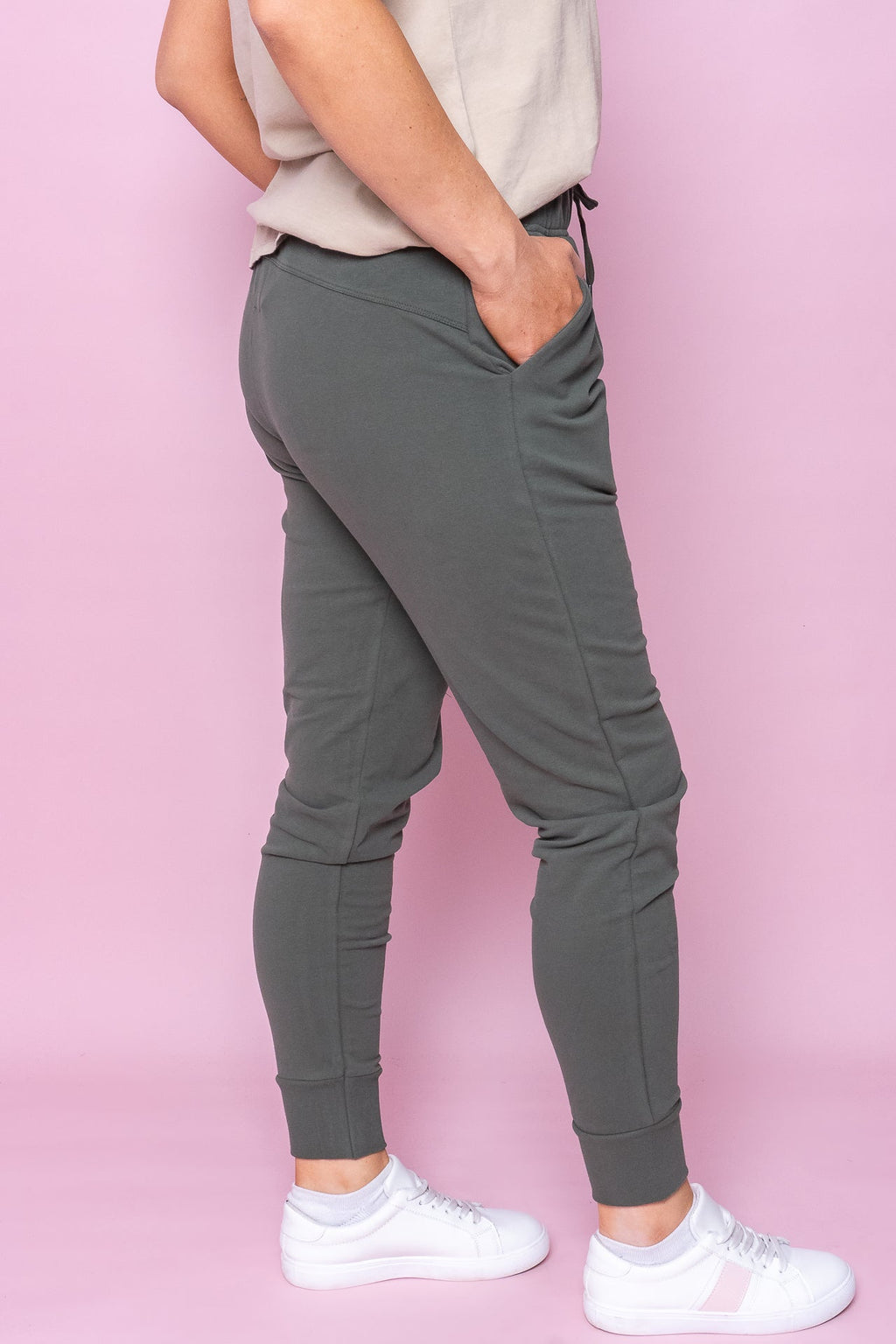 Lazy Days Joggers in Khaki - Foxwood